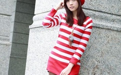 学生跪床 被 蘑菇